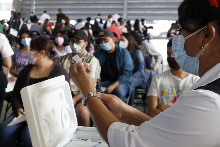 Manifestations, pass sanitaire, 4e  vague…: où en est l’épidémie de coronavirus dans le monde?