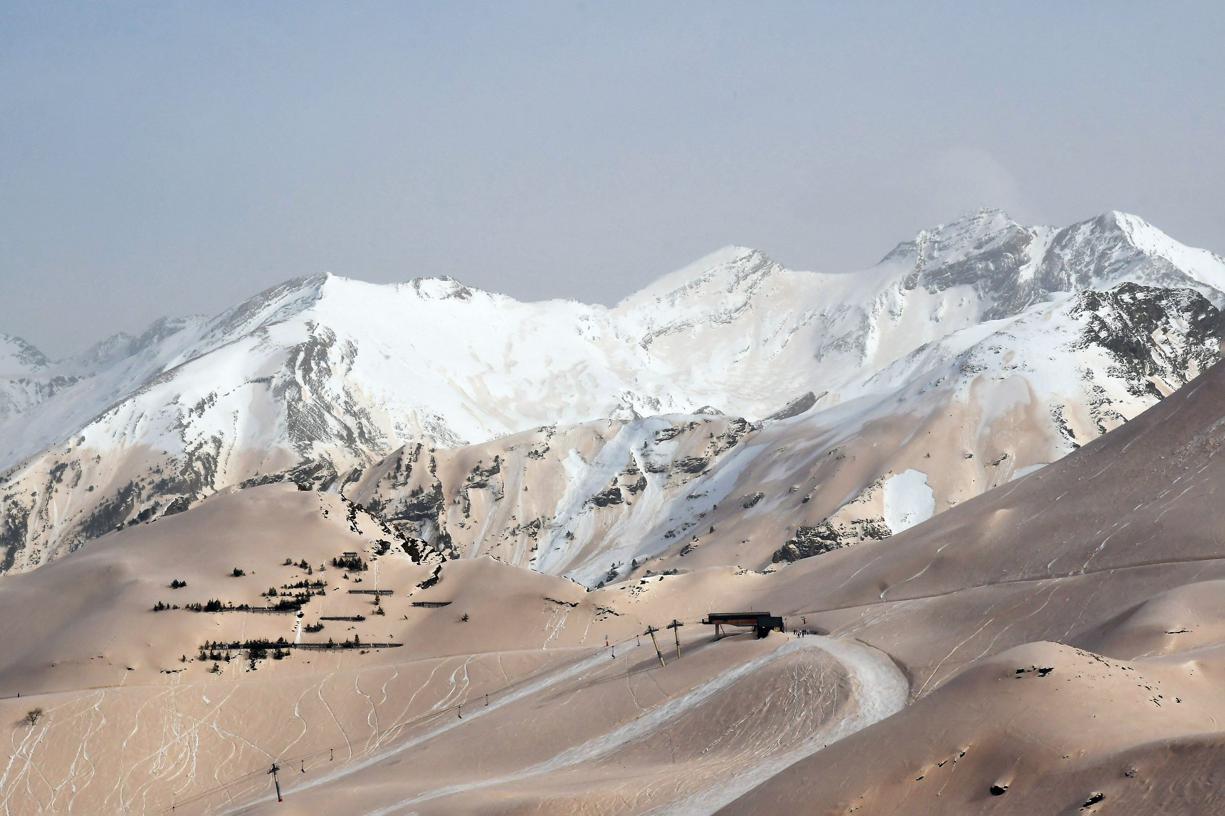 D'où vient le sable qui a coloré ces montagnes françaises?