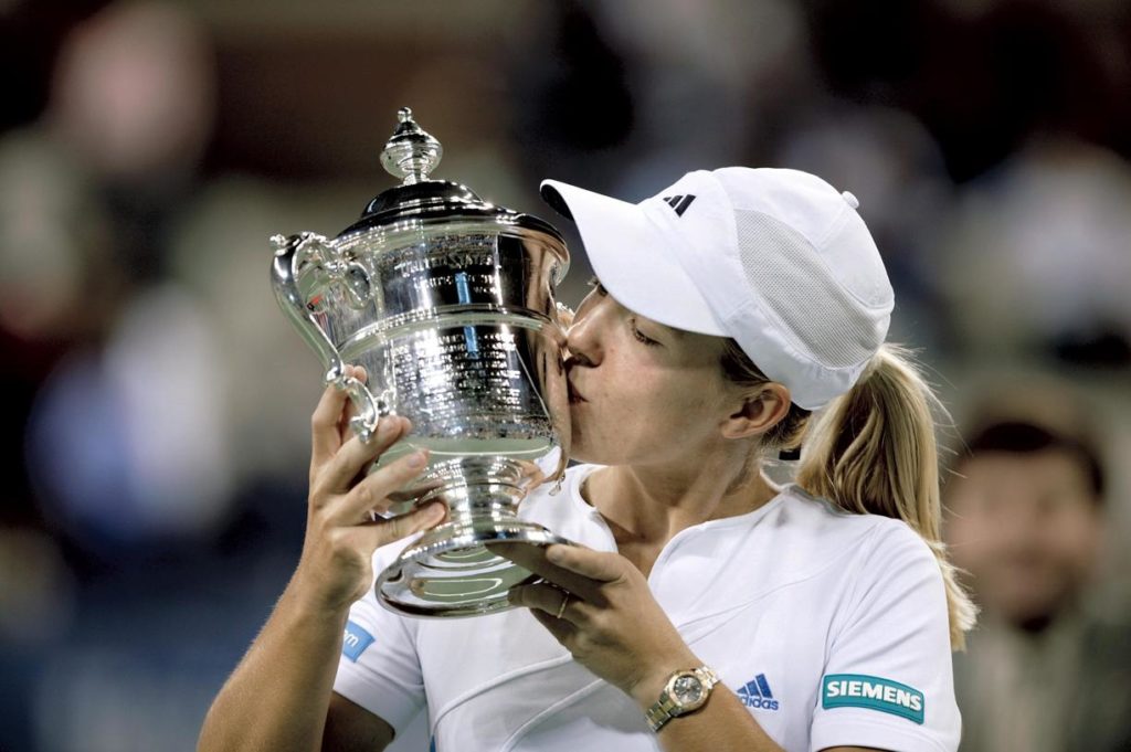 Justine Henin a remporté quatre Roland Garros, deux US Open et un Australian Open au cours de sa carrière de joueuse de tennis professionnelle.