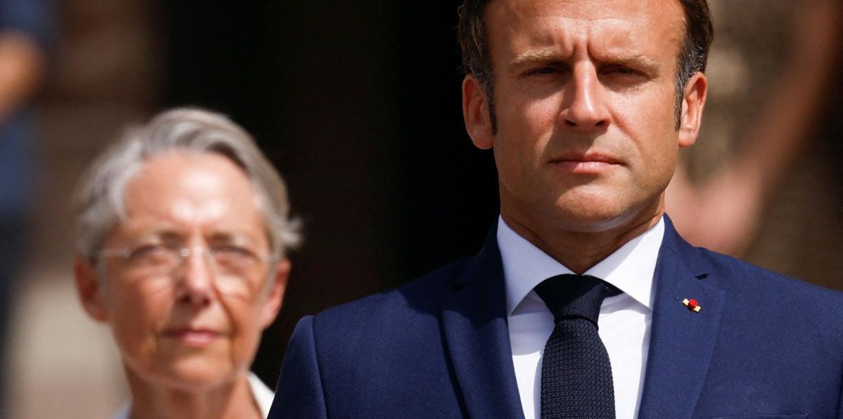 Emmanuel Macron et Elisabeth Borne, le président et la Première ministre de la France.