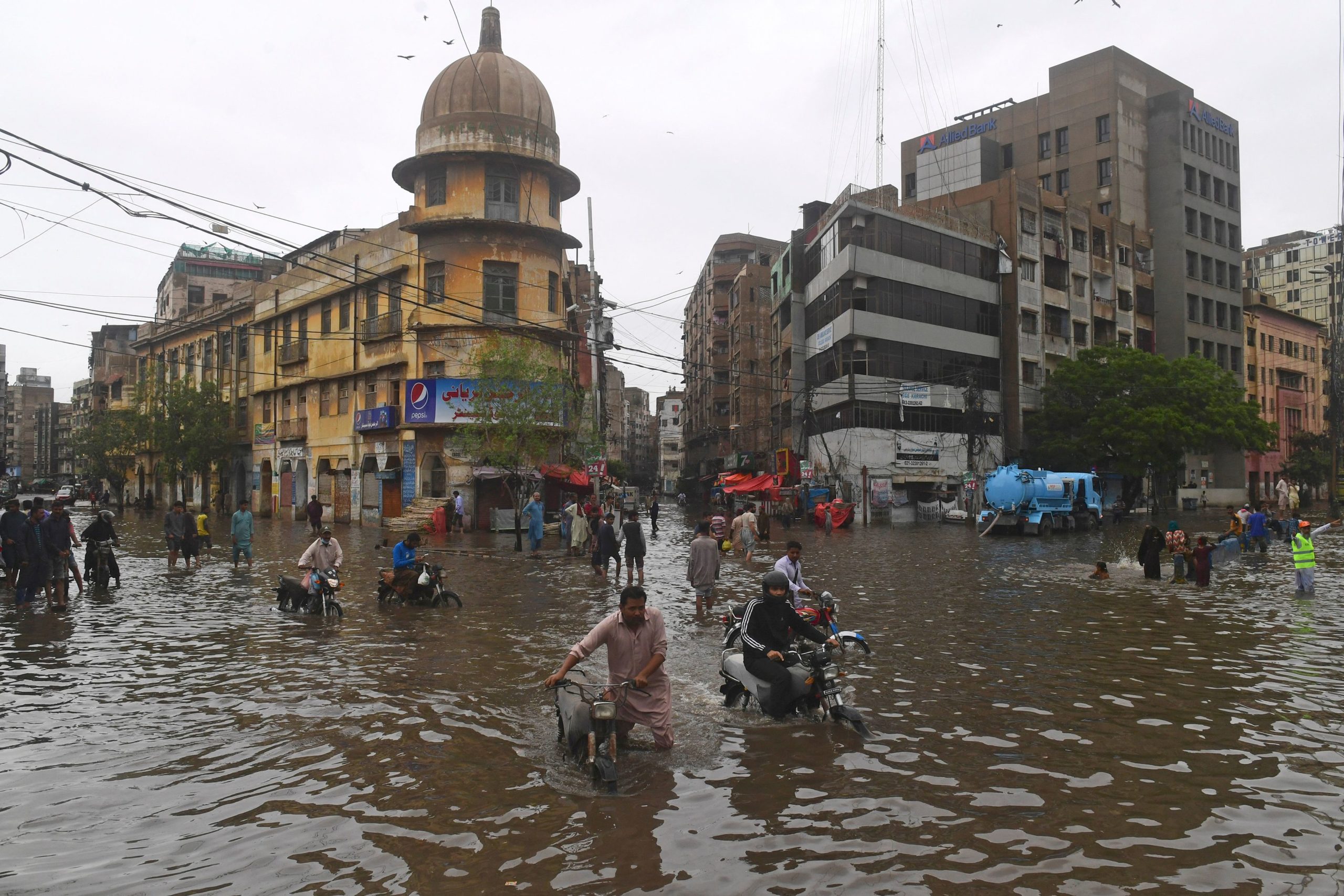 Le Pakistan sous les eaux