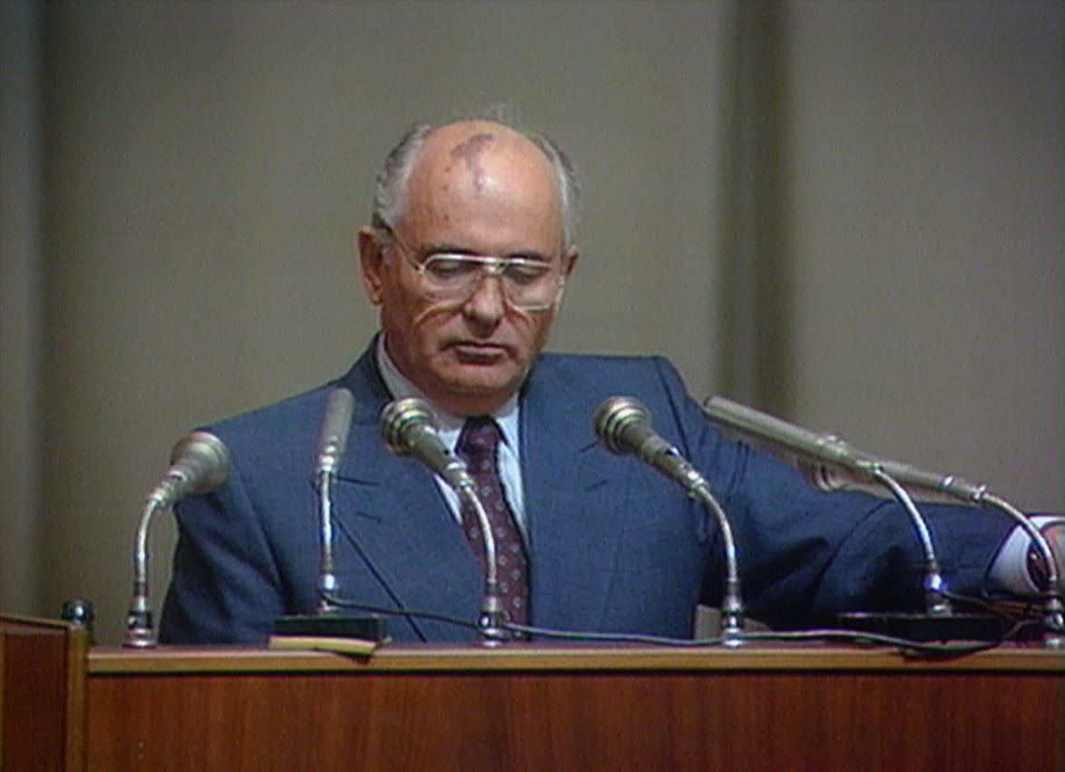 En 1985, Mikhaïl Gorbatchev (photo), devient le nouveau président de l’URSS.
