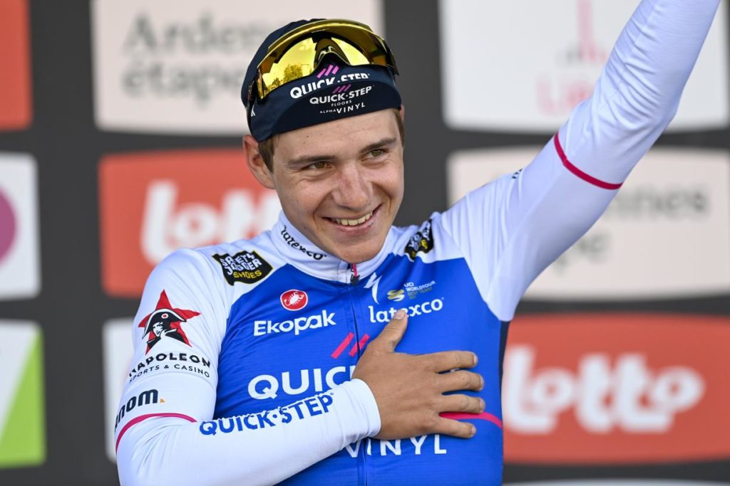 Ce qui a marqué l'actualité en avril 2022: le cycliste belge Remco Evenepoel remporte sa première grande classique le 24 avril : la mythique Liège-Bastogne-Liège.