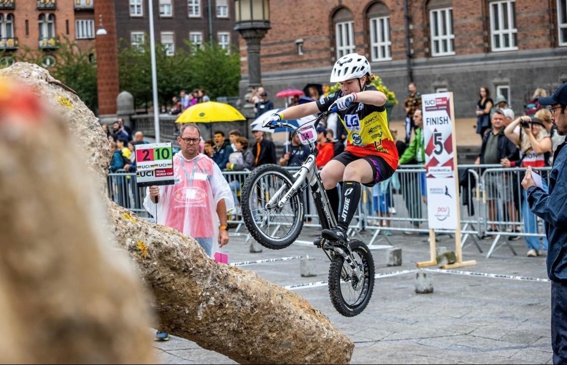 Maurine Sintzen pratique le vélo trial depuis l'âge de six ans.