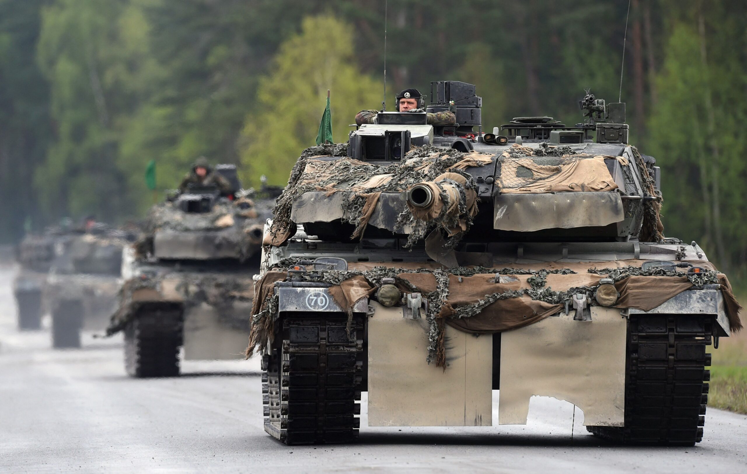 Livraison de chars allemands et américains à l’Ukraine: la Russie met en garde