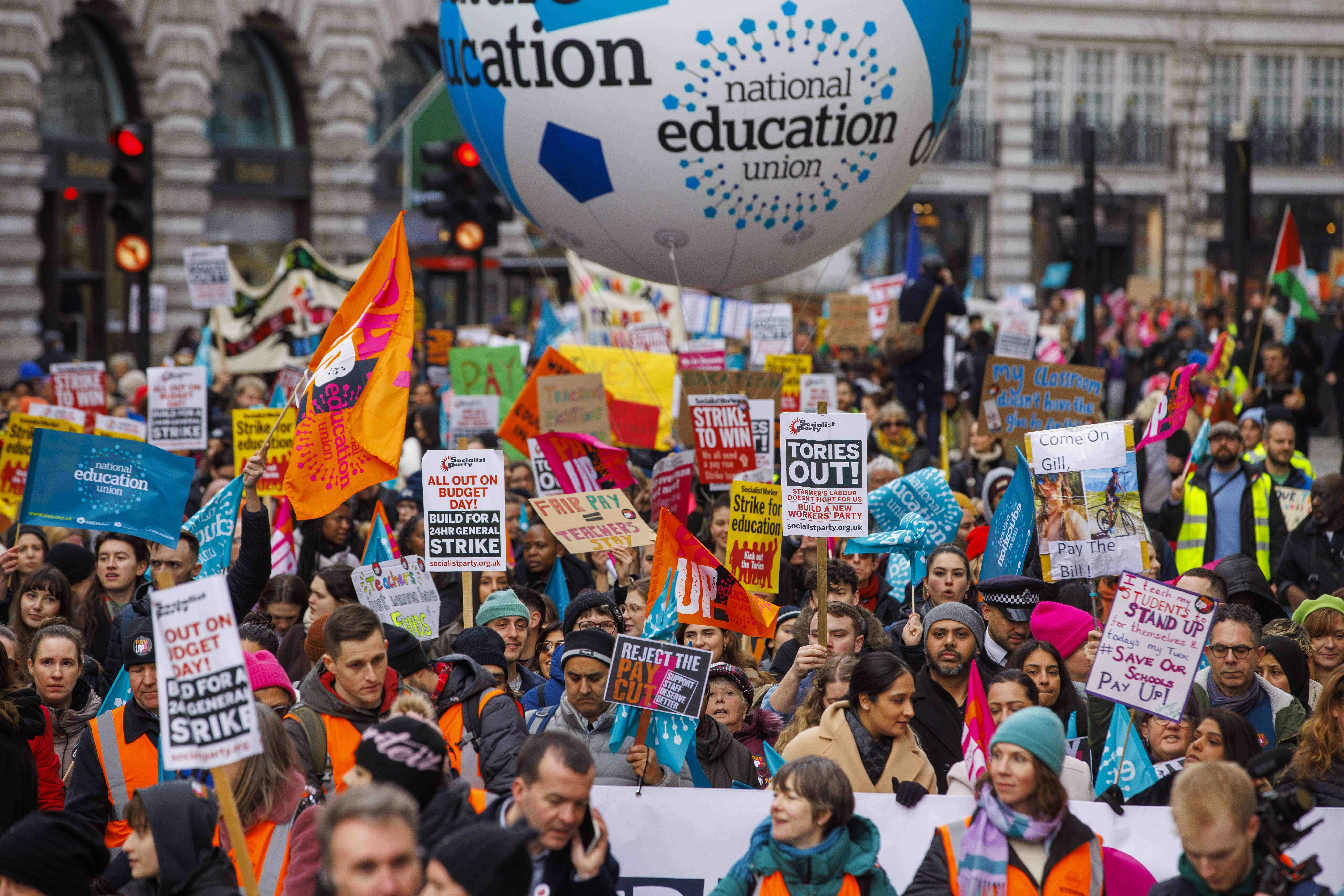 Écoles fermées, trains à l’arrêt… Pourquoi cette grève au Royaume-Uni?