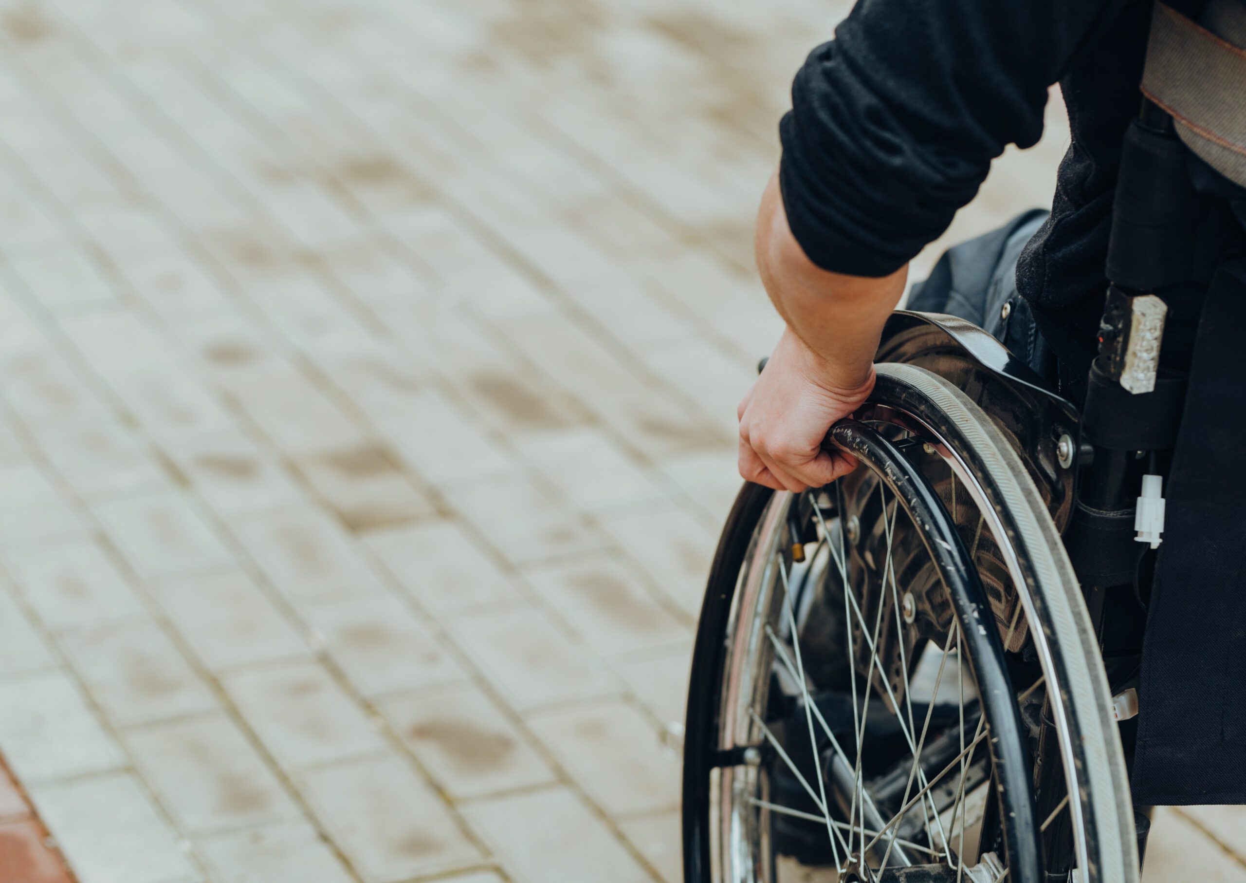Un paraplégique retrouve le contrôle de la marche par la pensée